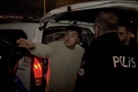 (Özel) 10 kilometre kaçtı, ehliyetsiz çıktı...Gençlerin suç pazarlığı kamerada