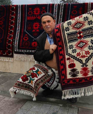 “Pazırık’tan Yağcıbedir’e el dokuma halı” sergisi İzmir’de açılıyor