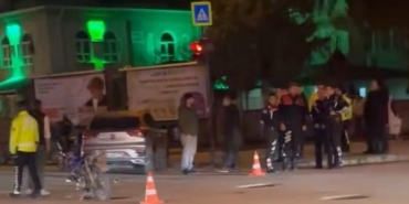 Polis ekiplerinden kaçarken araca çarptı, kovalamaca sonucu yakalandı