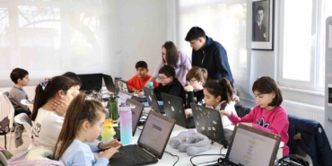 Robotik kodlama ile çocuklar geleceğe hazırlanıyor