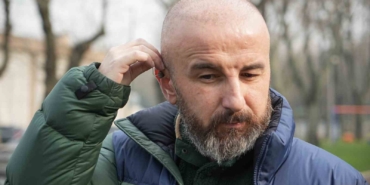 Saç ekerken kulak zarını biçti