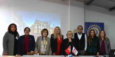 Sağlıklı ergenlik, sağlıklı gelecek için gençleri bilinçlendirmek şart