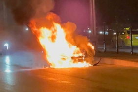 Sanayiden yeni çıkan araba alev alev yandı