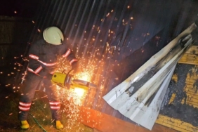 Sapanca’da bungalov alevlere teslim oldu