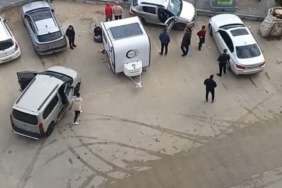 Silivri’de  kontrolden çıkan araç otoparka düştü: 1 yaralı