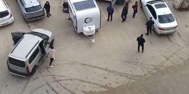 Silivri’de  kontrolden çıkan araç otoparka düştü: 1 yaralı