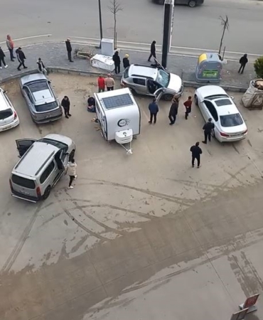 Silivri’de  kontrolden çıkan araç otoparka düştü: 1 yaralı