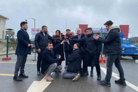 Sırrı Süreyya Önder: "Çok spekülatif tartışmalar oluyor, silah kadar zarar veren bir dil bu"