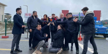 Sırrı Süreyya Önder: "Çok spekülatif tartışmalar oluyor, silah kadar zarar veren bir dil bu"