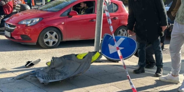 Şişli’de otomobilin çarptığı motosikletli aracın altında sürüklendi