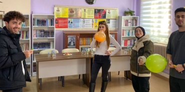 SUBÜ öğrencileri Geyve’de kütüphane açtı