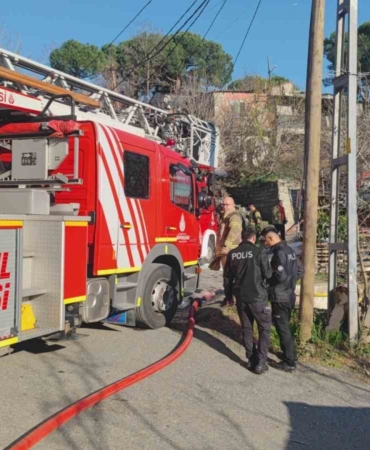 Sultangazi’de patlayan tüp gecekonduyu küle çevirdi