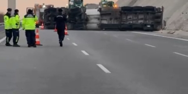 Tanker devrildi, Bursa İzmir otobanı trafiğe kapandı