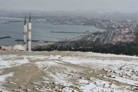 Tekirdağ’da kar yağışı, 2 farklı atmosfer yaşandı