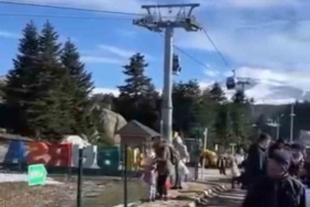 Teleferikte meydana gelen aksama nedeniyle havada asılı kaldılar