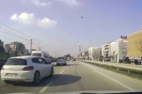 Trafikte makas atan sürücü kamerada