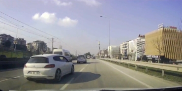 Trafikte makas atan sürücü kamerada