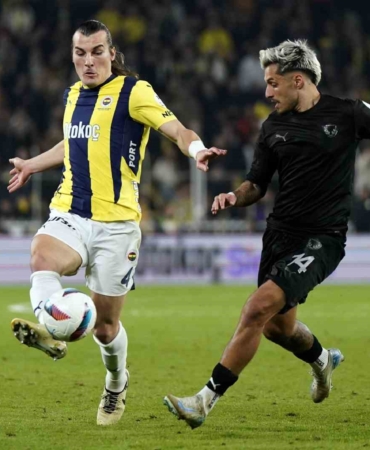 Trendyol Süper Lig: Fenerbahçe: 2 - Atakaş Hatayspor: 1 (İlk yarı)