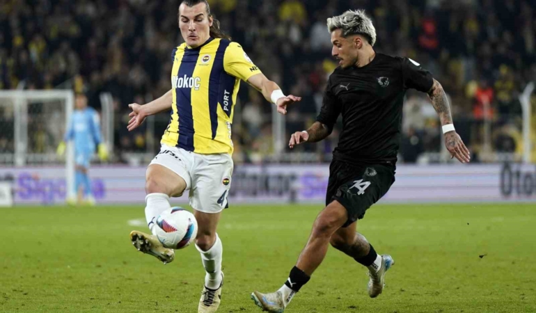 Trendyol Süper Lig: Fenerbahçe: 2 - Atakaş Hatayspor: 1 (İlk yarı)