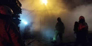 Tuzla’da palet imalathanesinde yangın