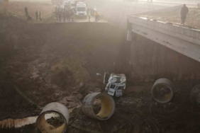 Tuzla’da servis minibüsü dere yatağına uçtu: 2 ölü, 13 yaralı