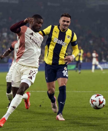 UEFA Avrupa Ligi: Fenerbahçe: 0 - Lyon: 0 (İlk yarı)