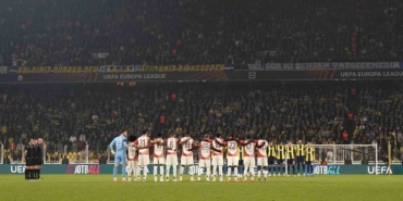 UEFA Avrupa Ligi: Fenerbahçe: 0 - Lyon: 0 (Maç devam ediyor)