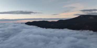 Ulus Dağı’nda sis masalsı manzara oluşturdu