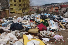 Üsküdar’da çöp ve moloz yığını krizi: Mahalleli isyan etti