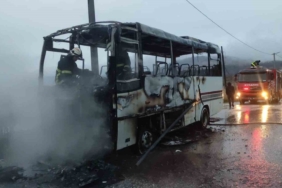 Yalova’da faciadan dönüldü...Öğrenci servisi alevlere teslim oldu