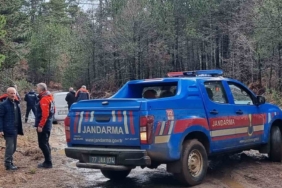 Yalova’da ormanda araçları çamura saplanan 2 kişi kurtarıldı