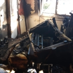 Yangın daireyi kullanılamaz hale getirdi