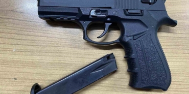 Yılbaşı gecesi evinin penceresinden çevreye rastgele ateş açan şahıs yakalandı