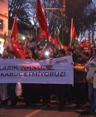 Yılın ilk gününde Gazze için binlerce kişi Galata Köprüsü’ne akın etti