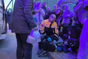 Yola aniden çıkan çocuğa minibüs çarptı