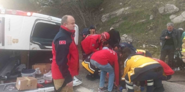 Yolcu minibüsü ile otomobil çarpıştı: 2 ölü, 18 yaralı