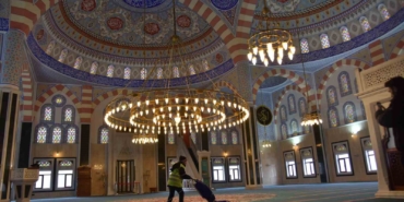 Camilerde Ramazan temizliği yapıldı