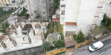 Beylikdüzü’nde inşaat sırasında binanın istinat duvarı çöktü