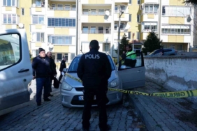 Yaşlı adam otomobilinde ölü bulundu