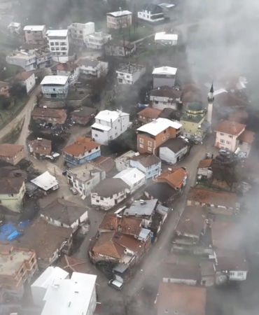 Bulutlar arasındaki masalsı köy
