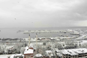 Karla beyaza bürünen Pendik havadan görüntülendi