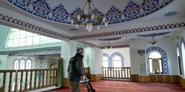 Körfez’in camilerinde Ramazan temizliği