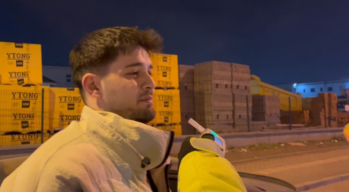 Alkolmetreyi üflememek için ağlama taklidi bile yaptı, ne yapsa fayda etmedi