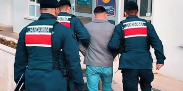 Silahla ateş etti, "Bizi kim alabilir" dedi, jandarma cevabı verdi