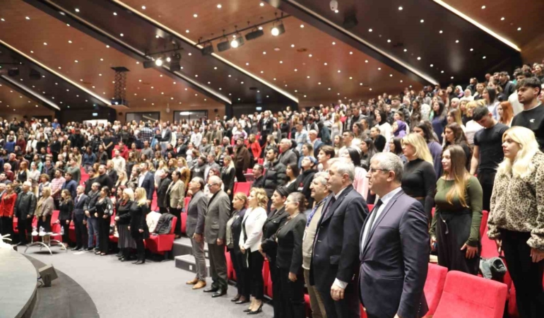 Sanat ve medya dünyası, İAÜ İletişim Ödülleri’nde bir araya geldi