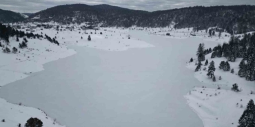 Görenleri hayran bırakan manzara: Film platosu değil, buz tutan göletler