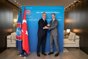 TFF Başkanı Hacıosmanoğlu, UEFA Başkanı Ceferin ile bir araya geldi