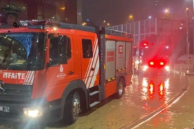 AKASYA AVM'DE YANGIN PANİĞİ