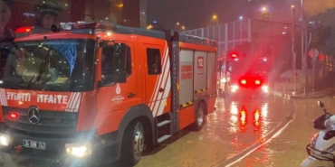 AKASYA AVM'DE YANGIN PANİĞİ