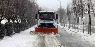 Büyükçekmece Belediyesi karla mücadeleyi 24 saat esasıyla sürdürüyor